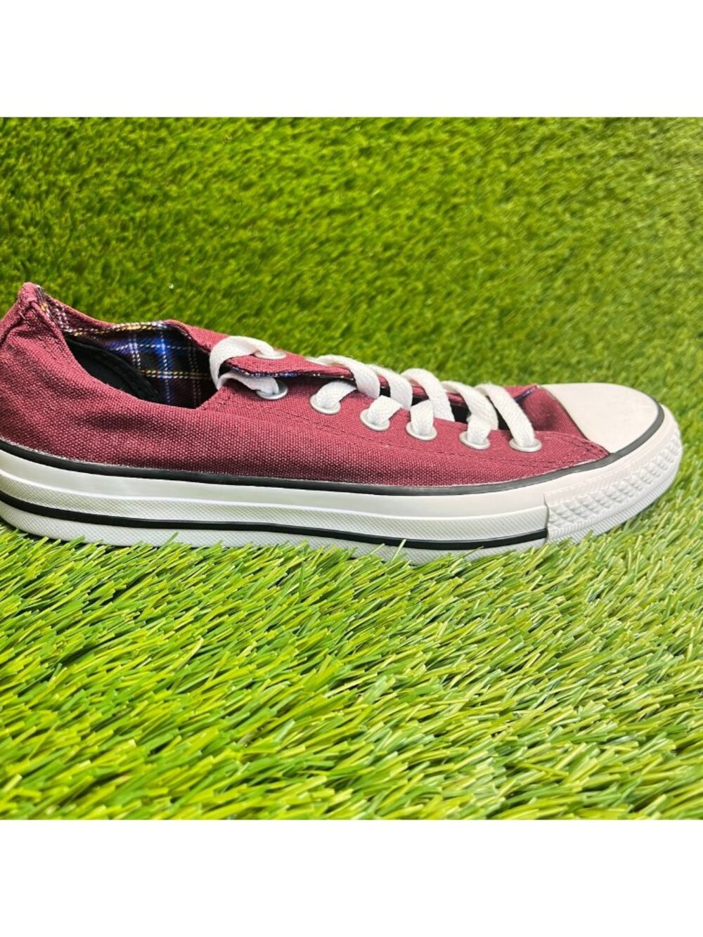 Converse Chuck Taylor All Star Womens Size 7.5 Maroon Athletic Shoes Sneakers